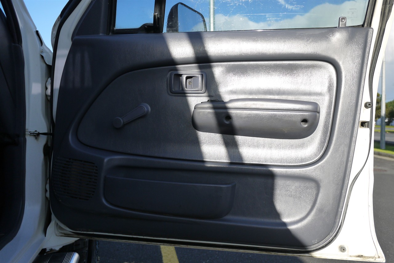 2000 Toyota Hilux