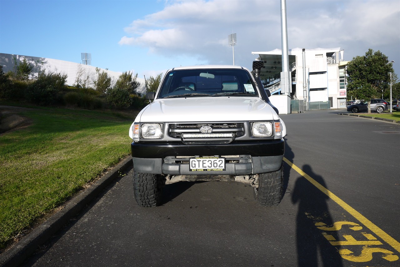 2000 Toyota Hilux