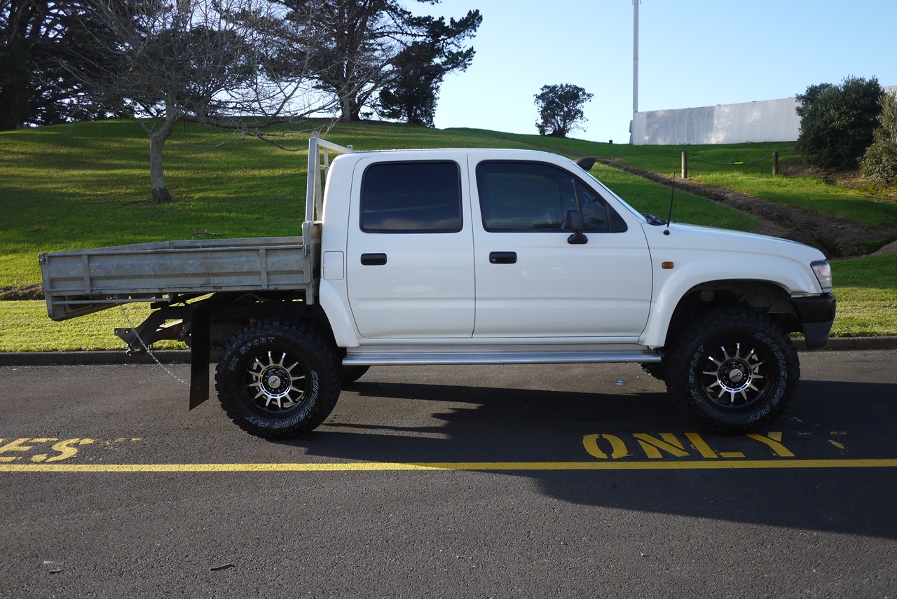 2000 Toyota Hilux