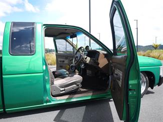 1989 Nissan Navara - Thumbnail