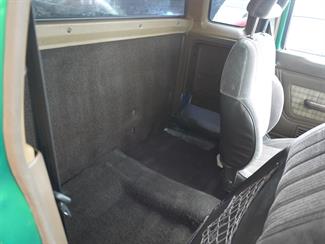 1989 Nissan Navara - Thumbnail