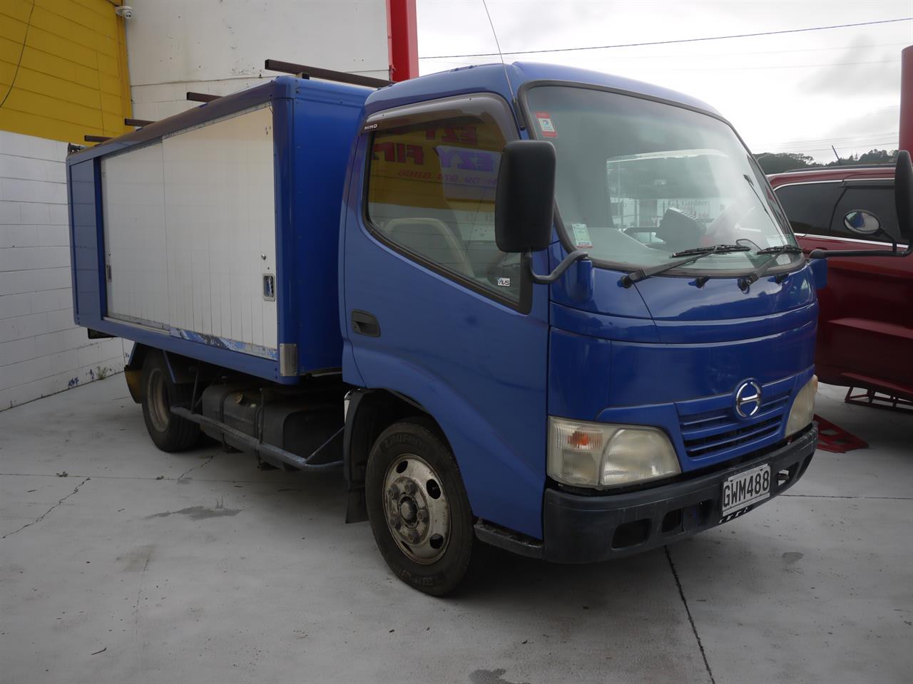 2007 Hino Dutro