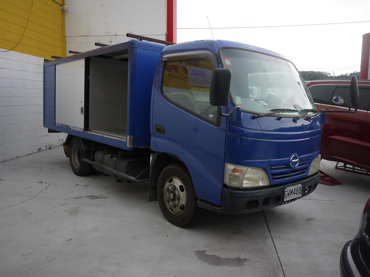 2007 Hino Dutro