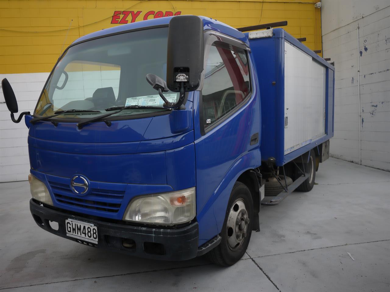 2007 Hino Dutro