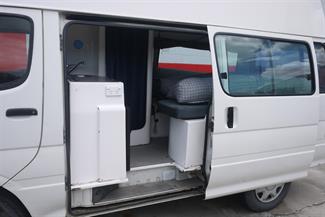 2002 Toyota Hiace - Thumbnail