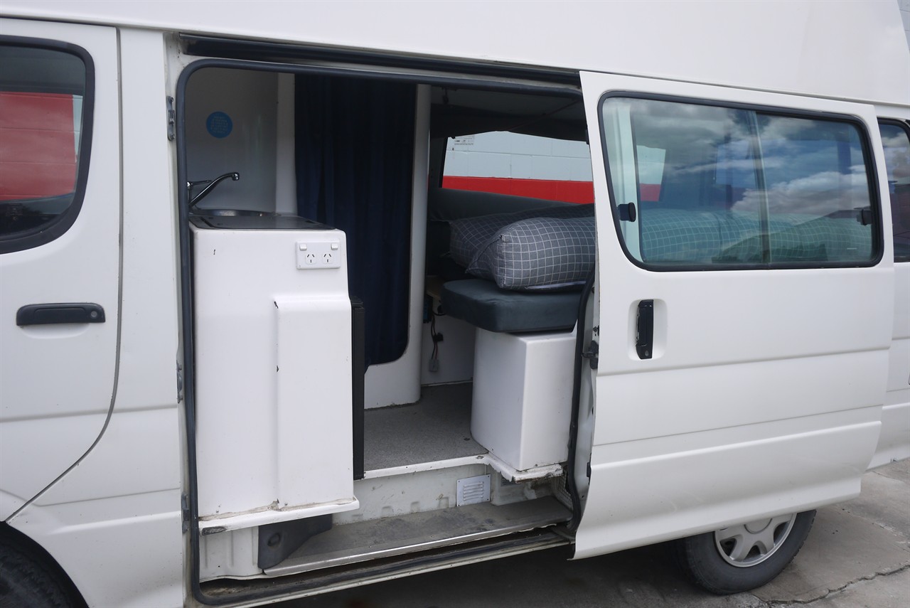2002 Toyota Hiace