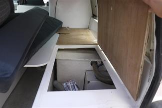 2002 Toyota Hiace - Thumbnail