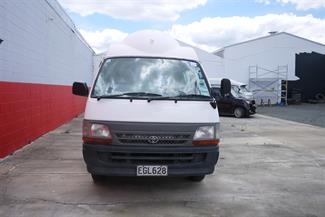 2002 Toyota Hiace - Thumbnail