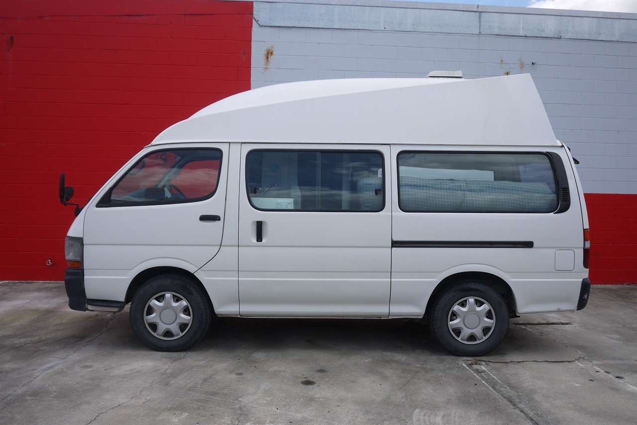 2002 Toyota Hiace