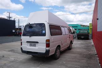 2002 Toyota Hiace - Thumbnail