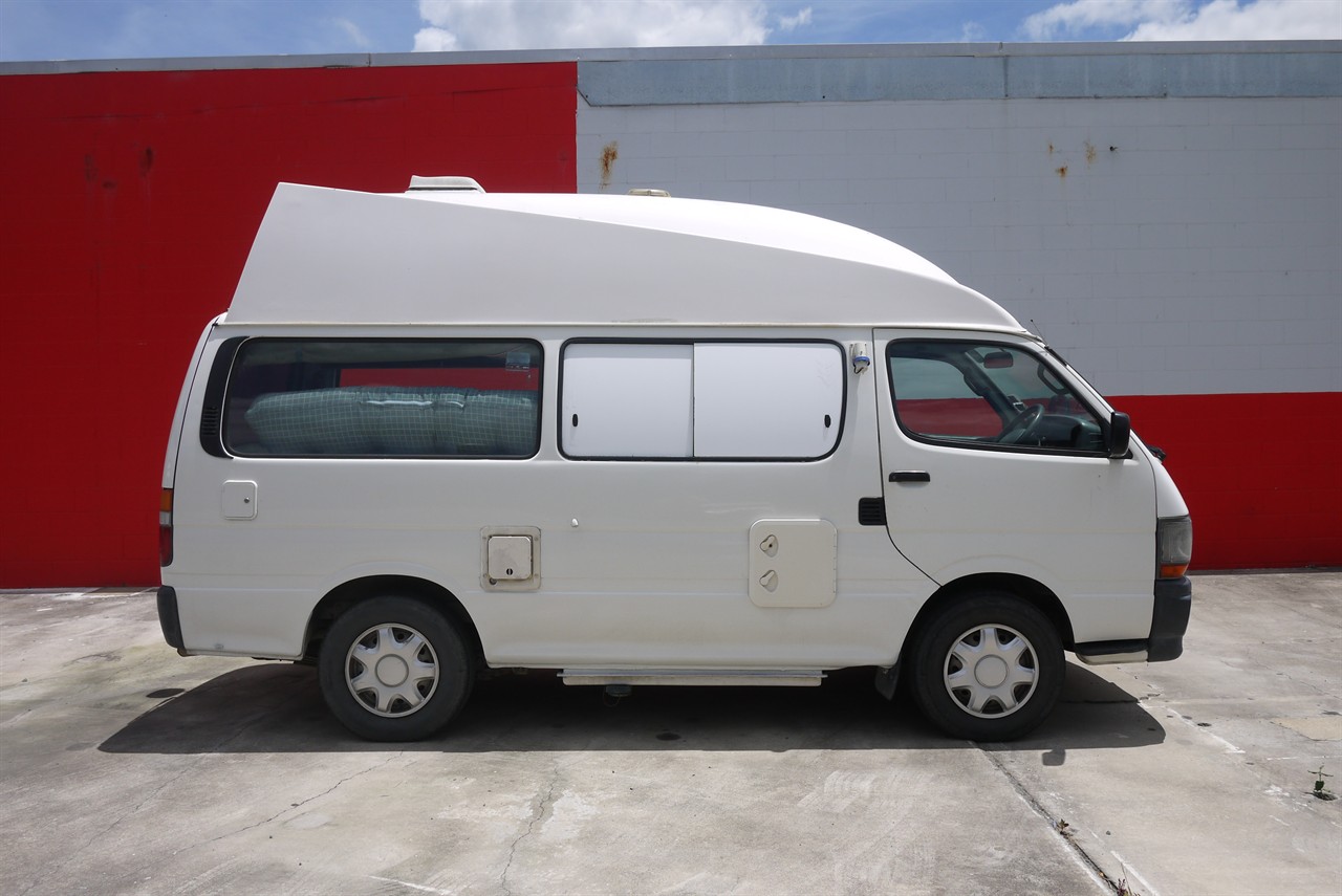 2002 Toyota Hiace